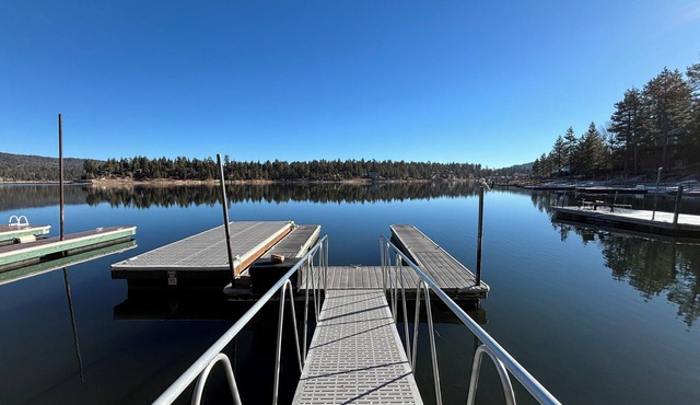 Lakefront, Arcade, Hot Tub, Dock in Boulder Bay- Amazing Views