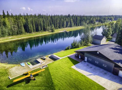 Lakefront Aviators Aurora Retreat