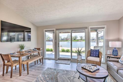 Lakefront Bellevue Home: Private Beach & Fire Pit!