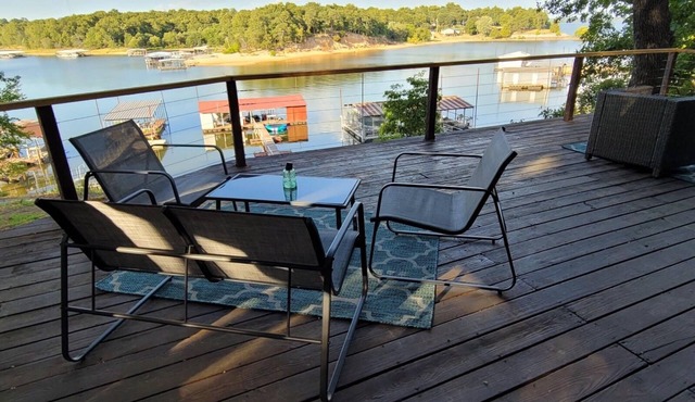 Lakefront, Boat Slip, Sandy Beach, 2 Living Rooms. Sleeps 12. Dates Available!