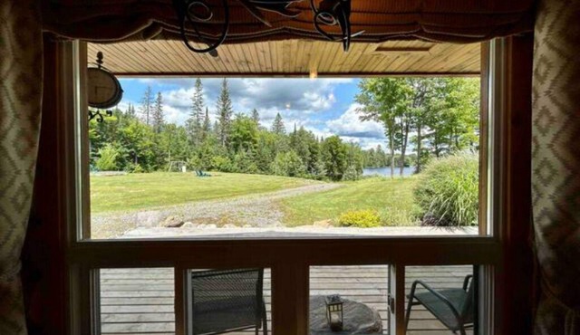 Lakefront Cabin #4 - 4 Season - Sleeps 7