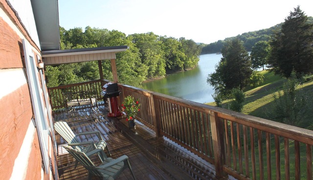 LakeFront Cabin Private Dock wk in July avail nr Smoky Mtn ez access from I-40