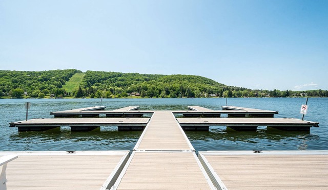 Lakefront Cabin Suite 4-Hot Tub, Full Kitchen