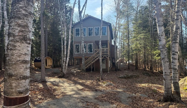 Lakefront cabin with endless sunsets in Stratton. Sauna coming May 2026!