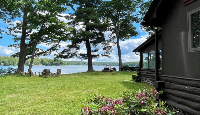 Lakefront cabins for family and friend gatherings