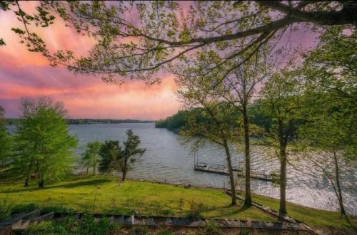Lakefront condo w private dock and boat ramp