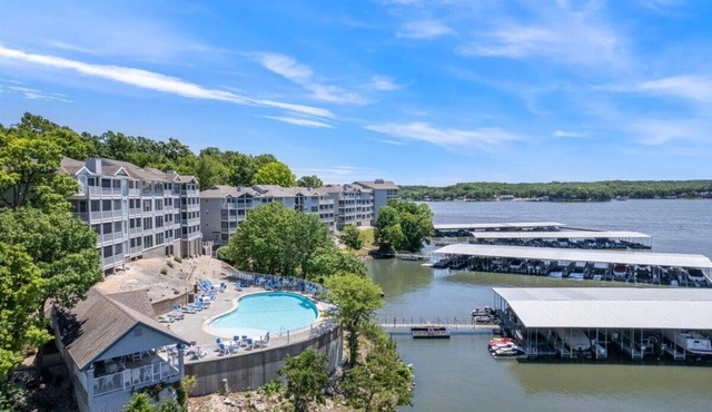 Lakefront Condo With 2 Pools, Courts, Trails & Patios at 12mm