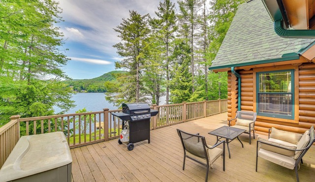 Lakefront Corinth Log Home: Private Dock, Fire Pit