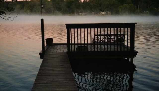 Lakefront Cottage On Quiet Lake, Private Dock, Private Beach Area, Boat Use