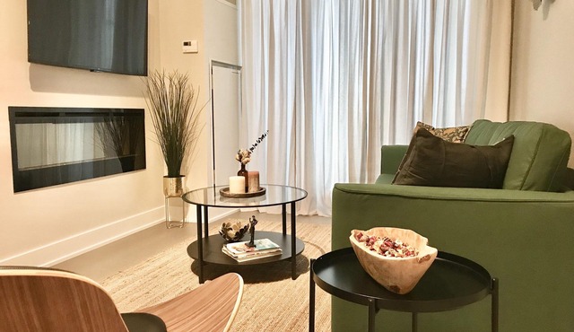 Lakefront Elegant Condo