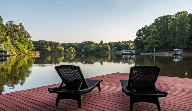 Lakefront Escape | Dock, Fire Pit, Family friendly