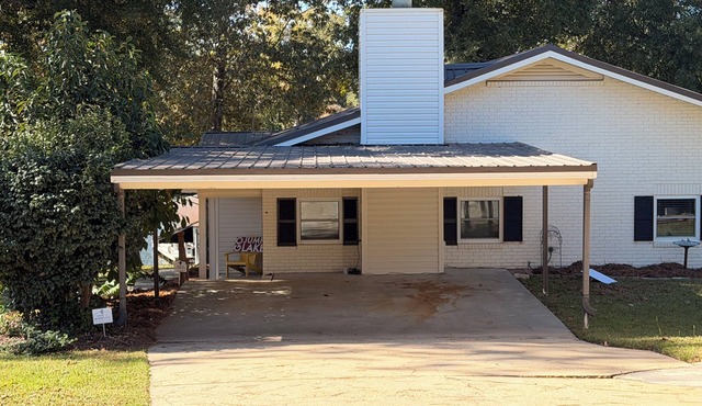 Lakefront Escape on Lake Blackshear/Private Dock/Peaceful Views