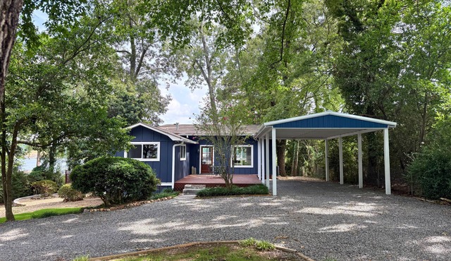 Lakefront Escape | Private Dock | Sleeps 24