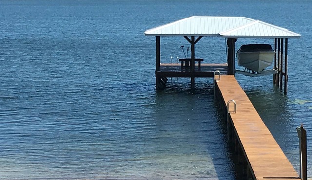 Lakefront Escape: Relax, Swim, Fish, Ski