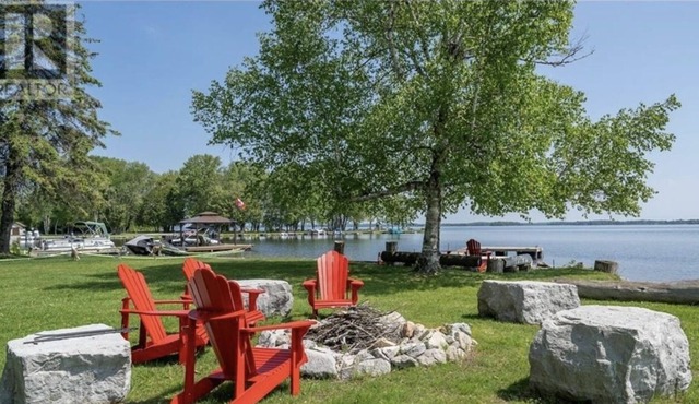 Lakefront four bedroom cottage on Pigeon Lake! Long term rentals available