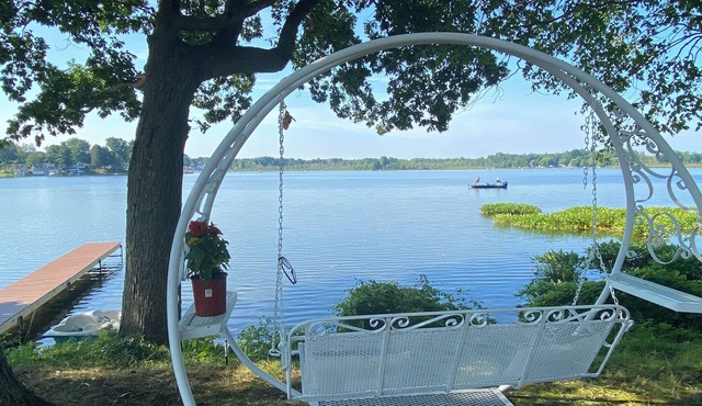 Lakefront getaway on Fish Lake