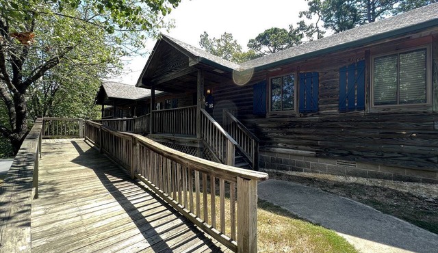 Lakefront Harbor North Cottage with Hot Tub and ADA Accessible Bath, Waterfront Retreat