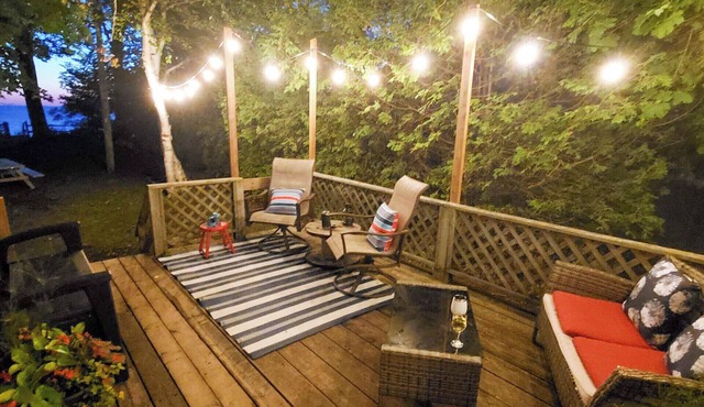 Lakefront Haven Beachfront escape-Private Steps