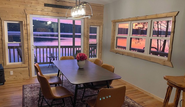Lakefront home with amazing sunsets, fall foliage!