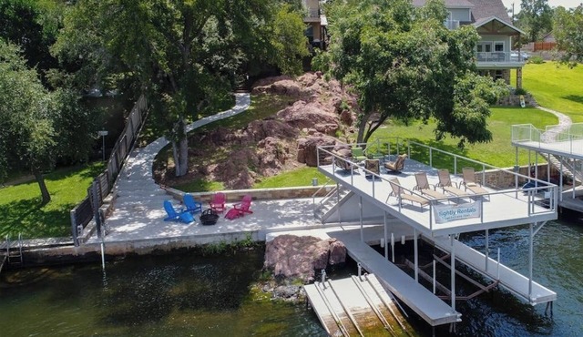 Lakefront home with WiFi, entertainment, dock & lake views - dogs OK