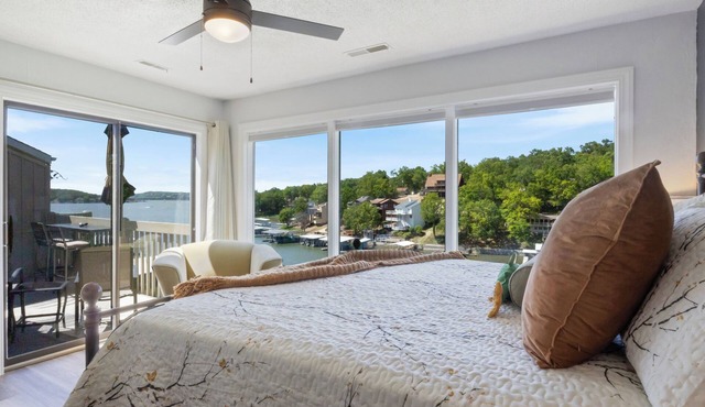 Lakefront - King Bed - Views - 3 Pools - 2BR/2BA