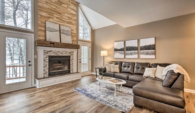 Lakefront Minocqua Getaway: Dock, Game Room!