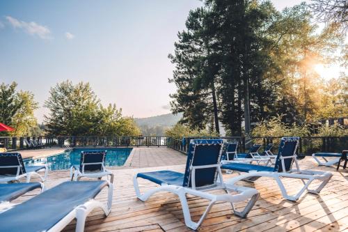 Lakefront Mountain View - 1 Bedroom Resort Suite