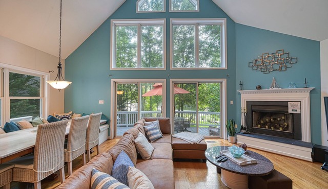 Lakefront oasis with free WiFi, private dock, furnished deck, & paddleboards