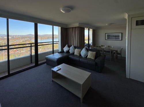 Lakefront Panorama – Sky Collection Suite