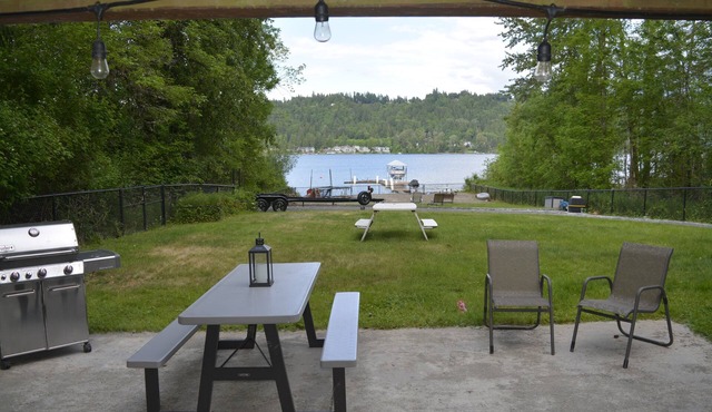 Lakefront Private Studio on Lake Sammamish, Redmond near Microsoft and Nintendo