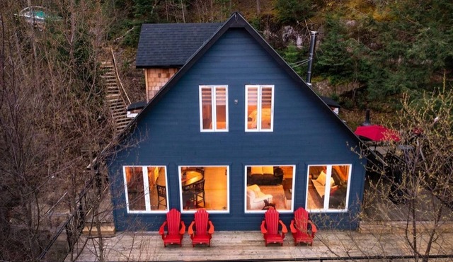 Lakefront Retreat & Panoramic Views With Hot Tub and Sauna