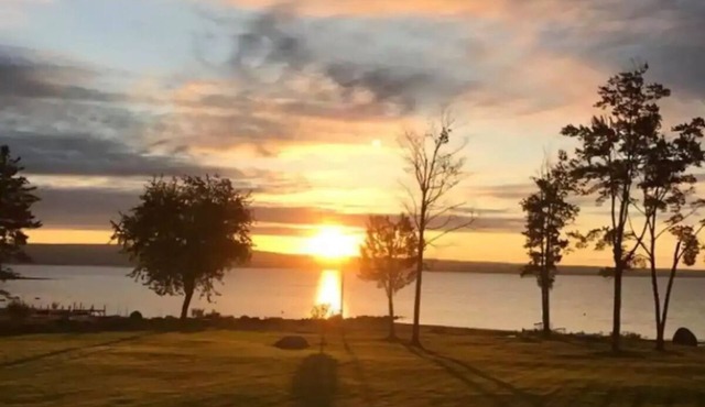 Lakefront retreat