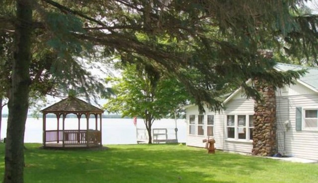 Lakefront vacation rental-Welcome leaf peepers!