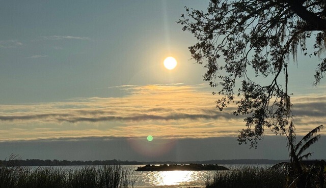 Lakefront Views-Private Porch and Deck- Close to the Villages in Leesburg