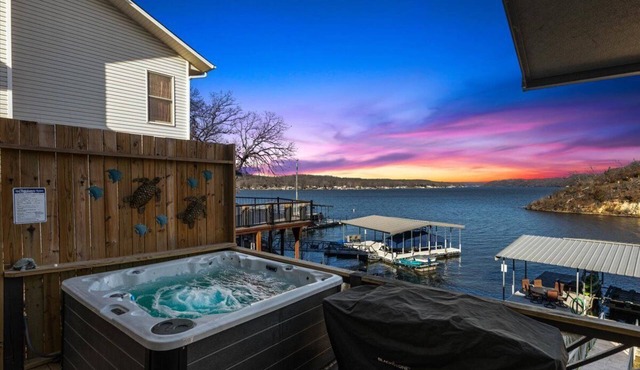 Lakefront w/Views, Kayak & Private Dock