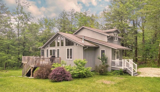 Lakeside 3-BR Berkshires Residence