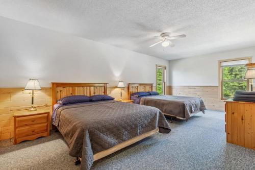 Lakeside Condo #18 4BR 4BA Timberlane Resort