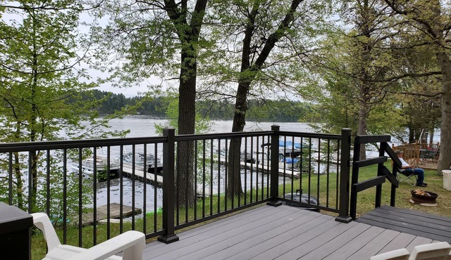 Lakeside Cottage!