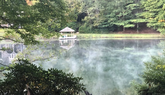Lakeside Hideaway- 3BR/4BA + Basement Gameroom in Connestee Falls Golf Community