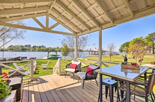 Lakeside Hideaway Cabin - Rest & Recharge