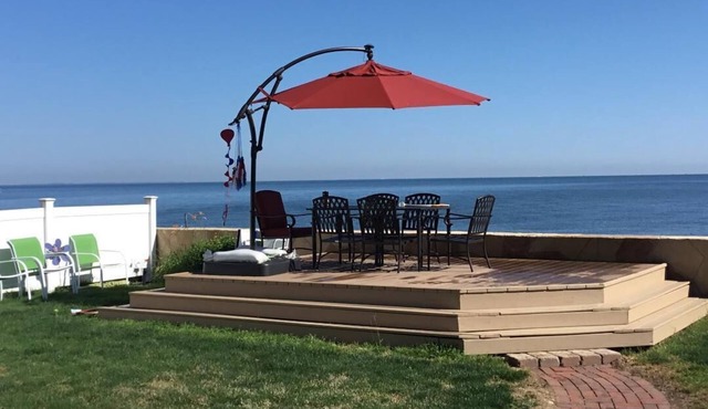 Lakeside home with a view of Cedar Point - 4 Bedrooms 2 full Baths