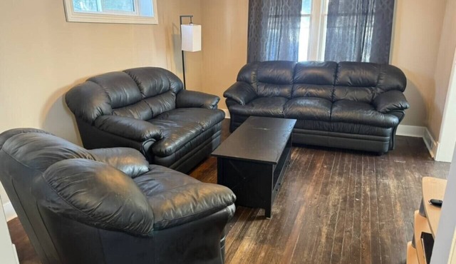 Lakeside house, conveniently located for families