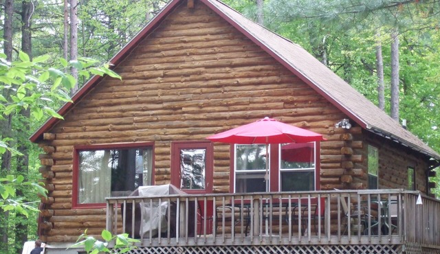 Lakeside Log Cabin W/Sandy Beach and Docks! Sleeps 6-8
