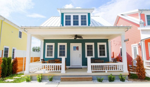Lakeside Serenity: 3 bed/2 bath Lakeside Cottage!