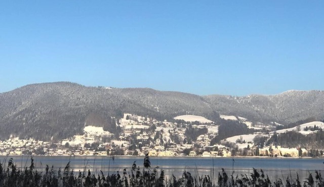 Lakeside Villa with Guest House at the northern edge of the Bavarian Alps.n