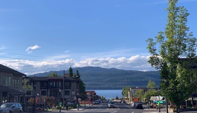 Lakeview Condo Available for Summer Season