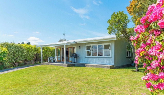 Lakeview Cottage - Rainbow Point Holiday Home