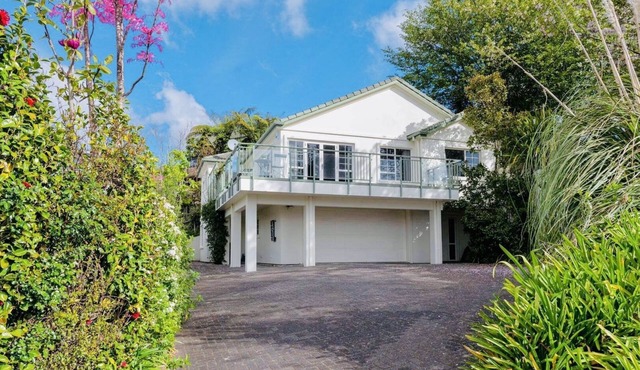 Lakeview Mountain-view 3BR Home close to Rotorua Centre