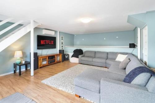 Lakeview Retreat Bonnie Doon - Sleeps 11