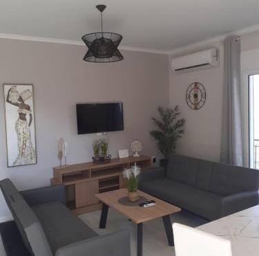 Lakis house